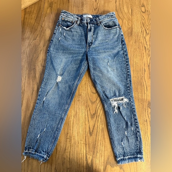 Abercrombie & Fitch Denim - Abercrombie & Fitch The Mom High Rise Distressed Jeans Size 29/8